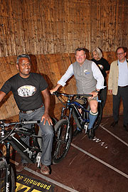 Neu auf dem Oktoberfest 2018: eBikes in der Original Pitts Todeswand (©Foto. Martin Schmitz